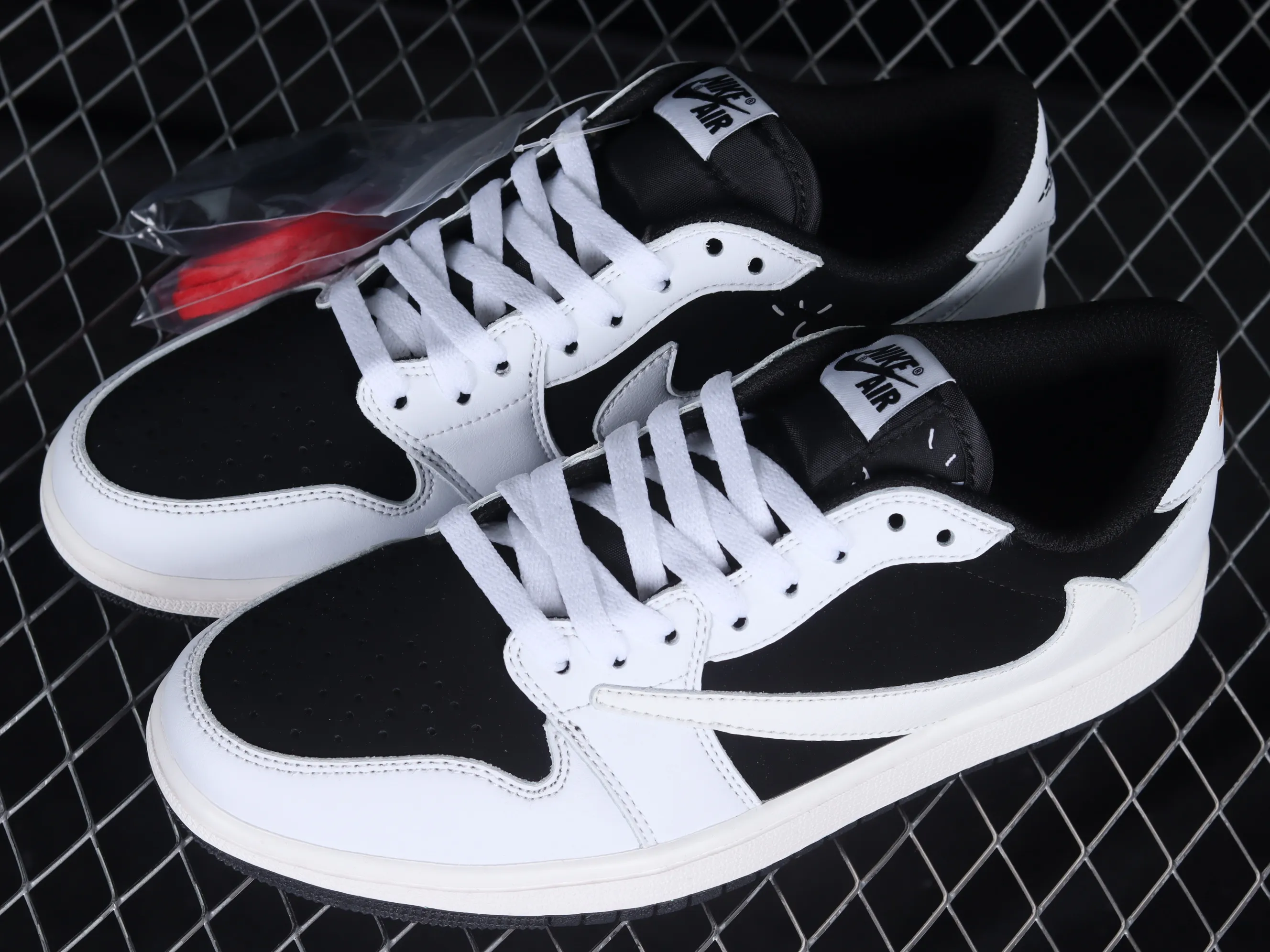 All categories Air Jordan Jordan series basketball shoes Air Jordan 1 Low Travis Scott x Air Jordan 1 Low OG AJ1 Joe 1 black and white panda reverse inverted hook joint casual sports basketball shoes DZ4317-100